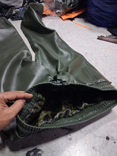 Load image into Gallery viewer, Men's Leather Green Lambskin Sweat Pants. Handmade Soft Leather Joggers trousers 34.
