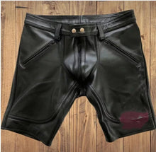 Load image into Gallery viewer, New Men&#39;s Black Color Zipper Leather Shorts| Genuine Sheepskin Leather Shorts 34
