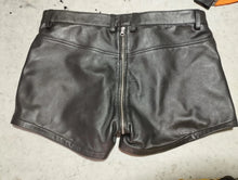 Load image into Gallery viewer, New Ladies Black Leather Zip Up Shorts. Hot Pant Real Soft Sheepskin Leather 34
