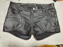 Load image into Gallery viewer, New Ladies Black Leather Zip Up Shorts. Hot Pant Real Soft Sheepskin Leather 34
